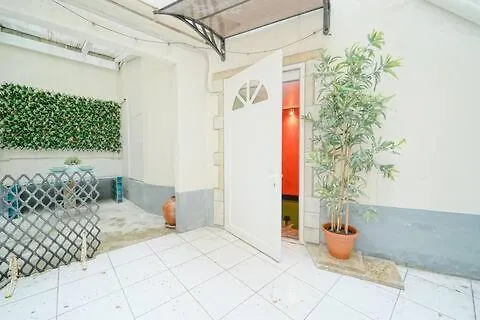 Amelie In Διαμέρισμα