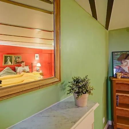 Amelie In Apartamento